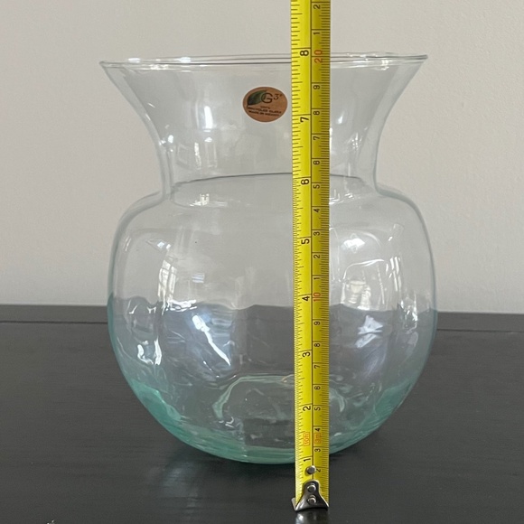 NEW! Decorative Clear Vase 6" Wide x 8" High, Bulb Clear - Picture 4 of 4